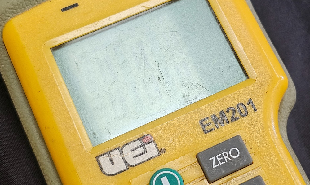 UEi EM151 & EM201 Digital Manometers