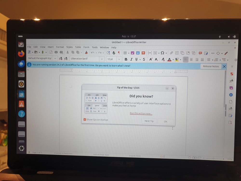 Linux Ubuntu 24.04.3 LTS, 64-bit, Bootable Live and Install USB Flash Drive