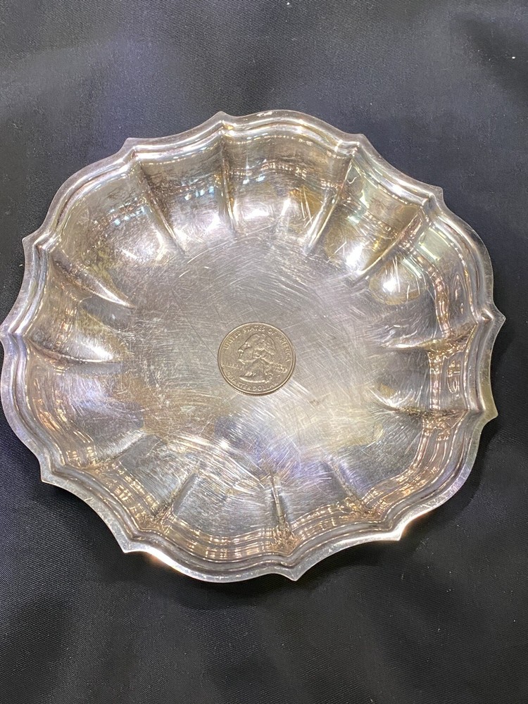 VINTAGE CHIPPENDALE SILVERPLATED TRINKET DISH 5.5”