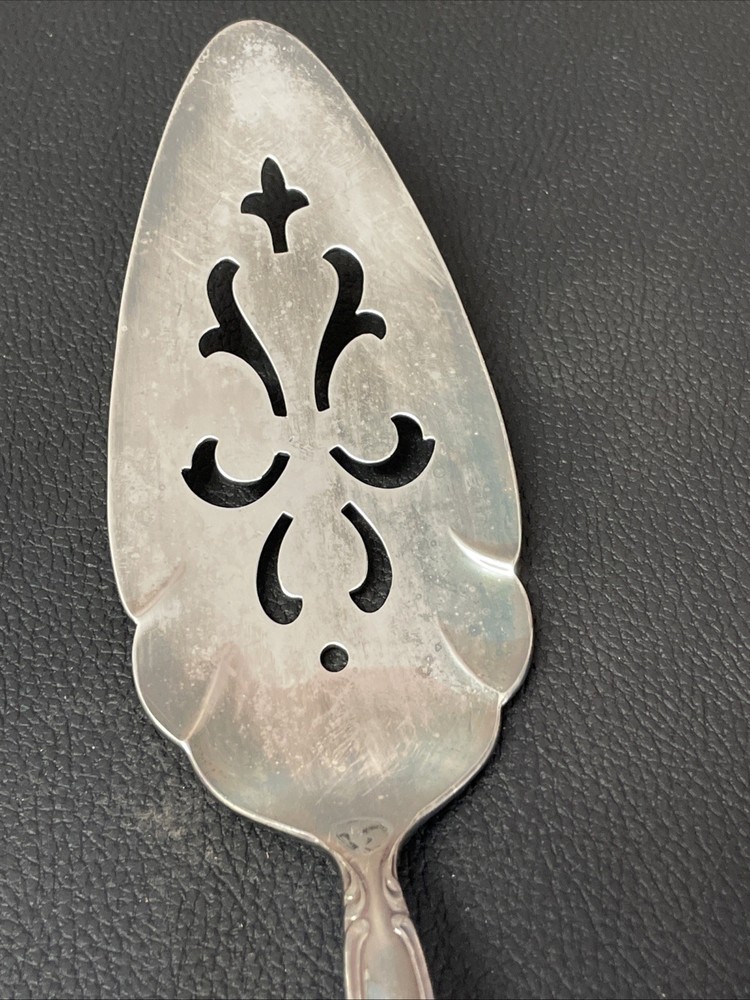 Cake Pie Server International Silverplate Needs Polished