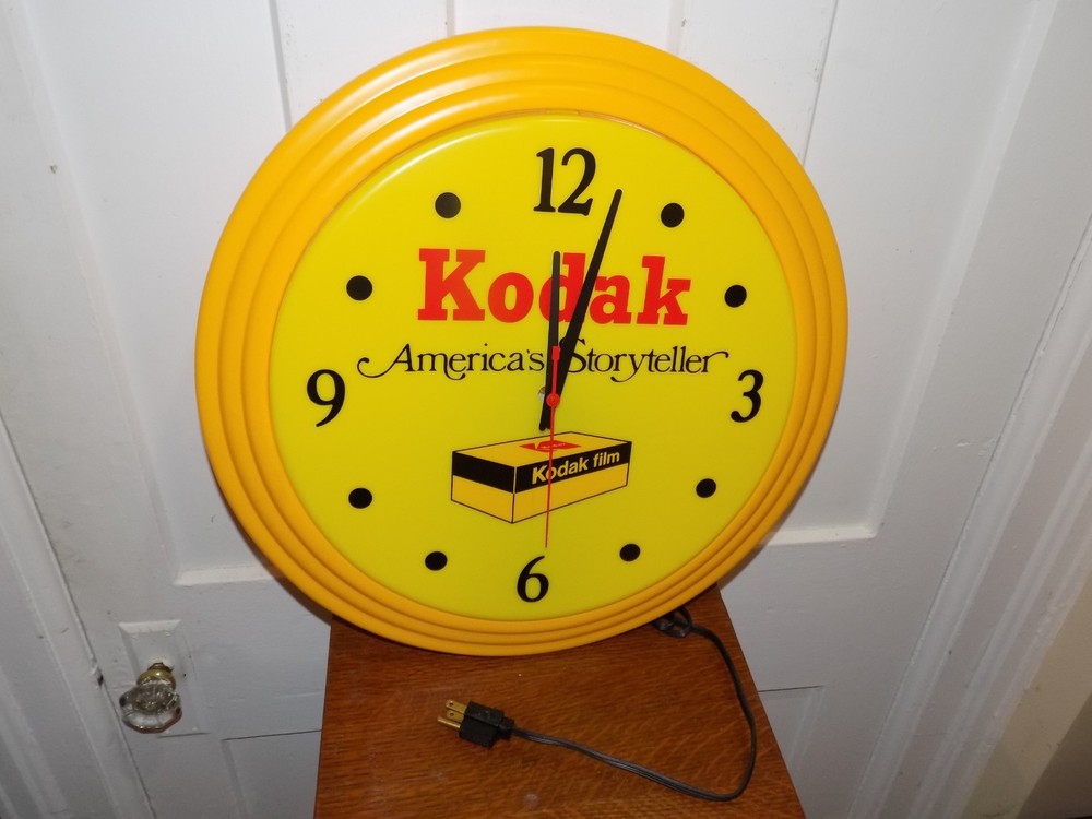 Vintage Kodak Cascade Lighted Plastic Advertising Clock in original Box. It Work