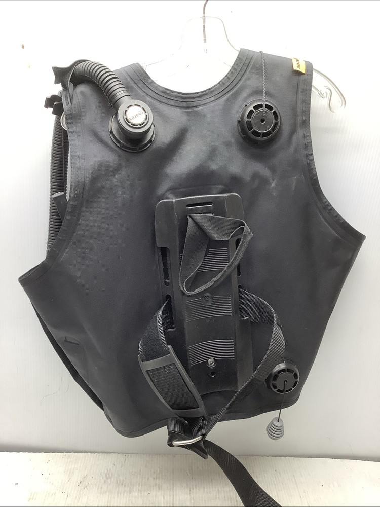 Mares Buoyancy Compensator BCD Medium Scuba Diving Vector Origin