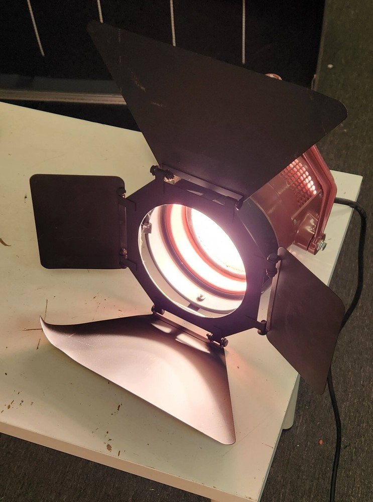 Mole-Richardson No.4081 1000W Molequartz Mickey Mole Stage Flood Light