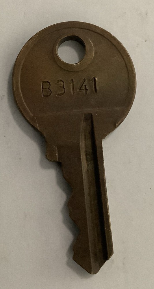 Vintage Squire Key # B3141