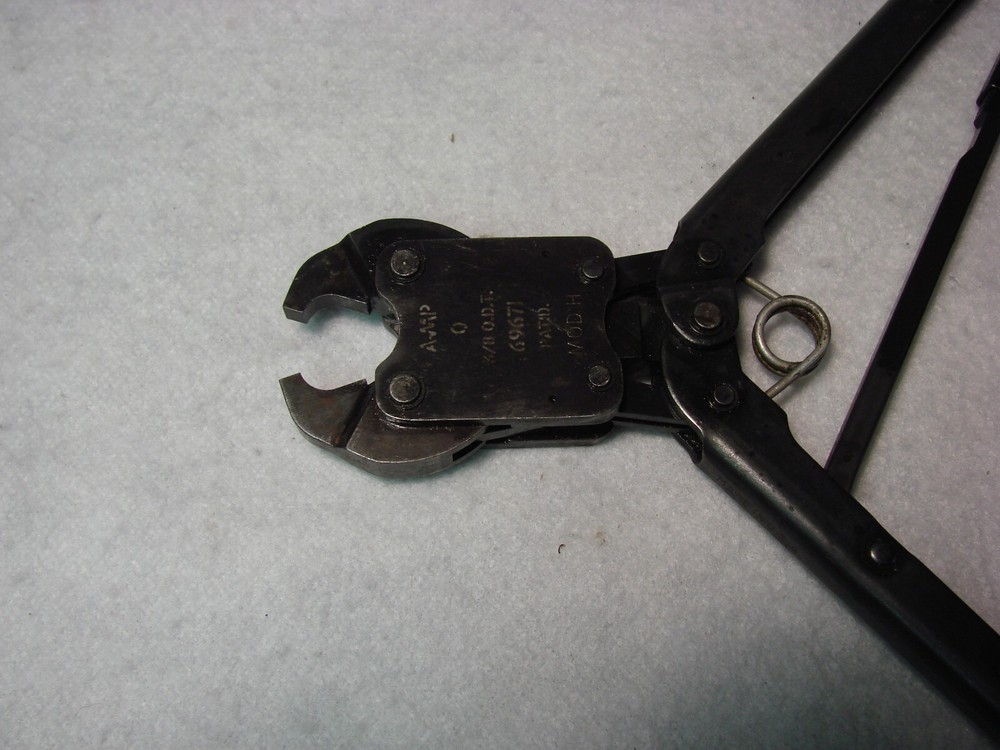 AMP Ratcheting Crimping Tool 69671