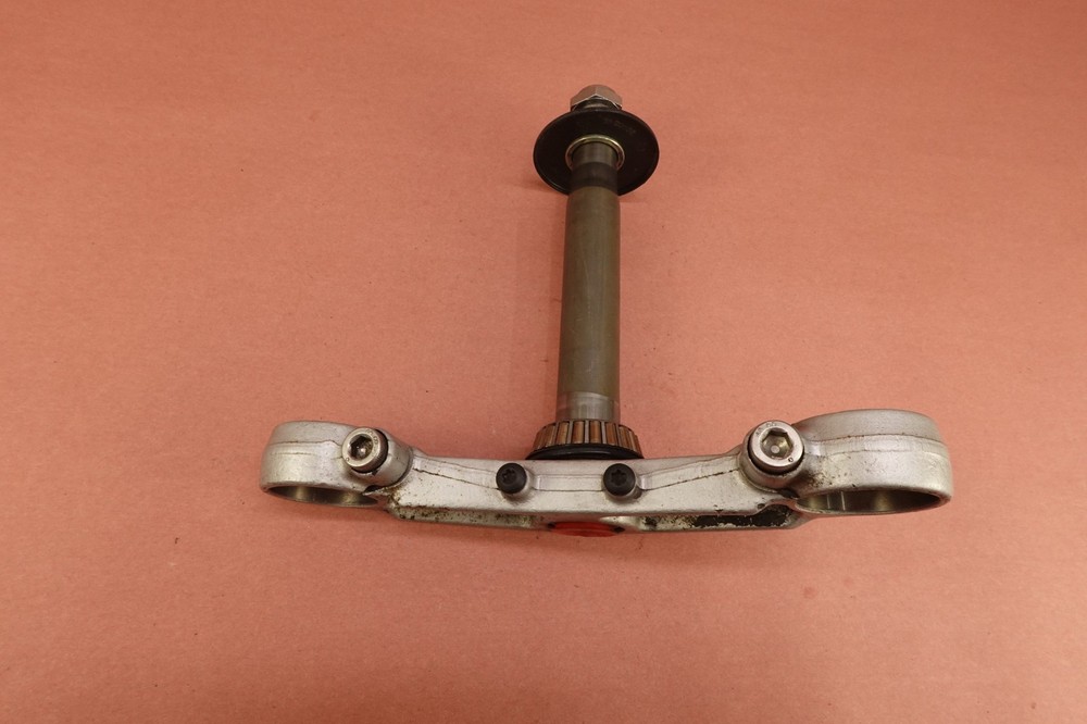 2004 99-04 Triumph Sprint RS Triple Tree Lower Clamp Stem