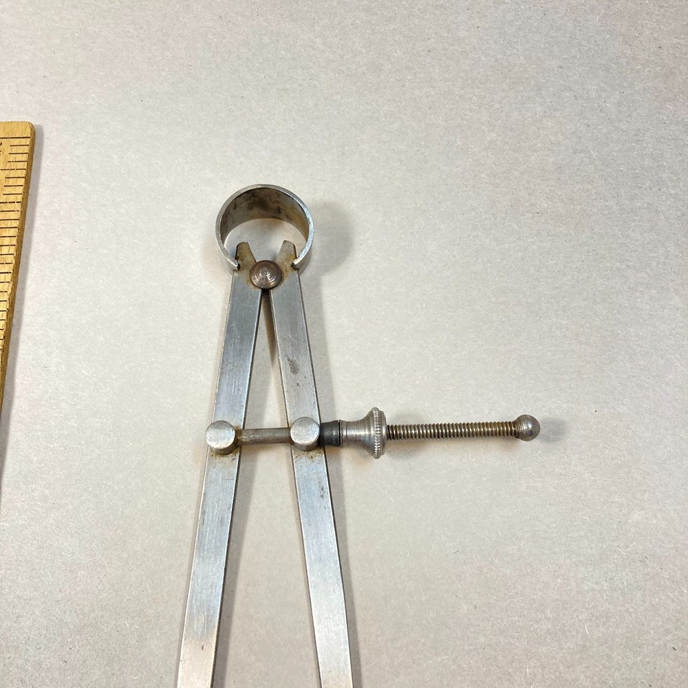 Vintage Caliper Inside Spring Joint Flat Leg 8 1/4"