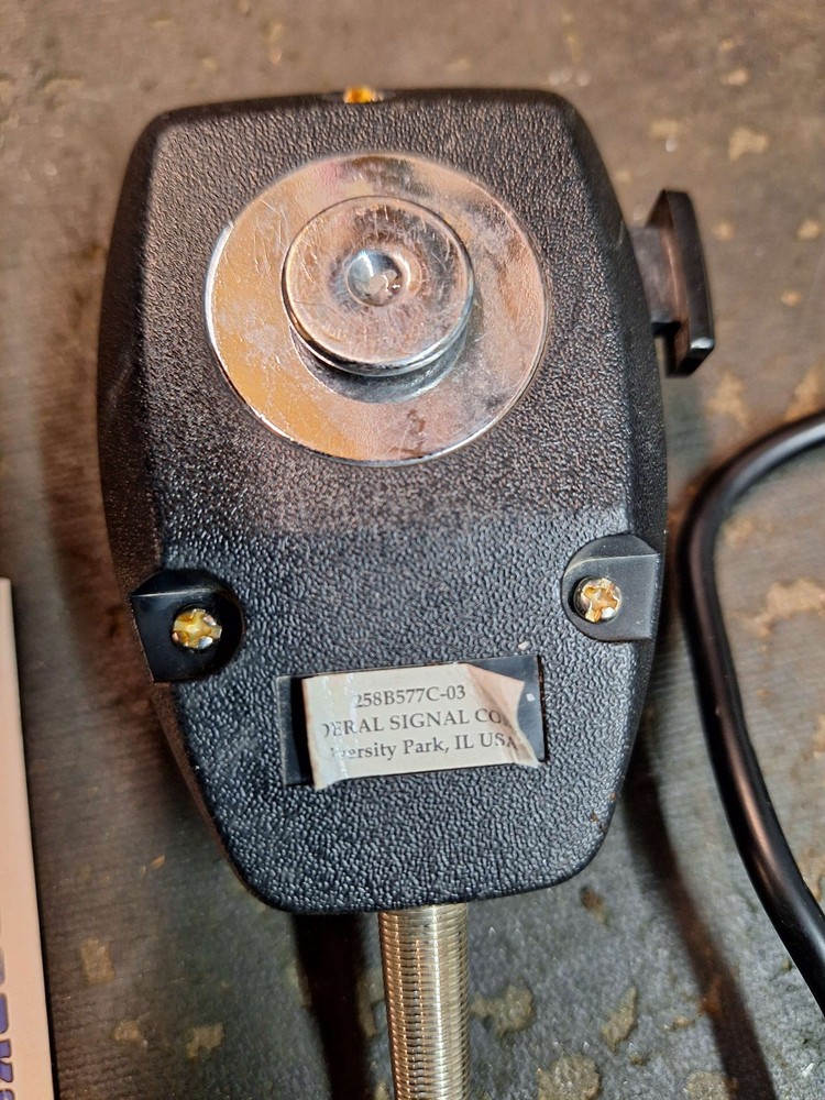 Federal signal microphone 258B577C-0 USED