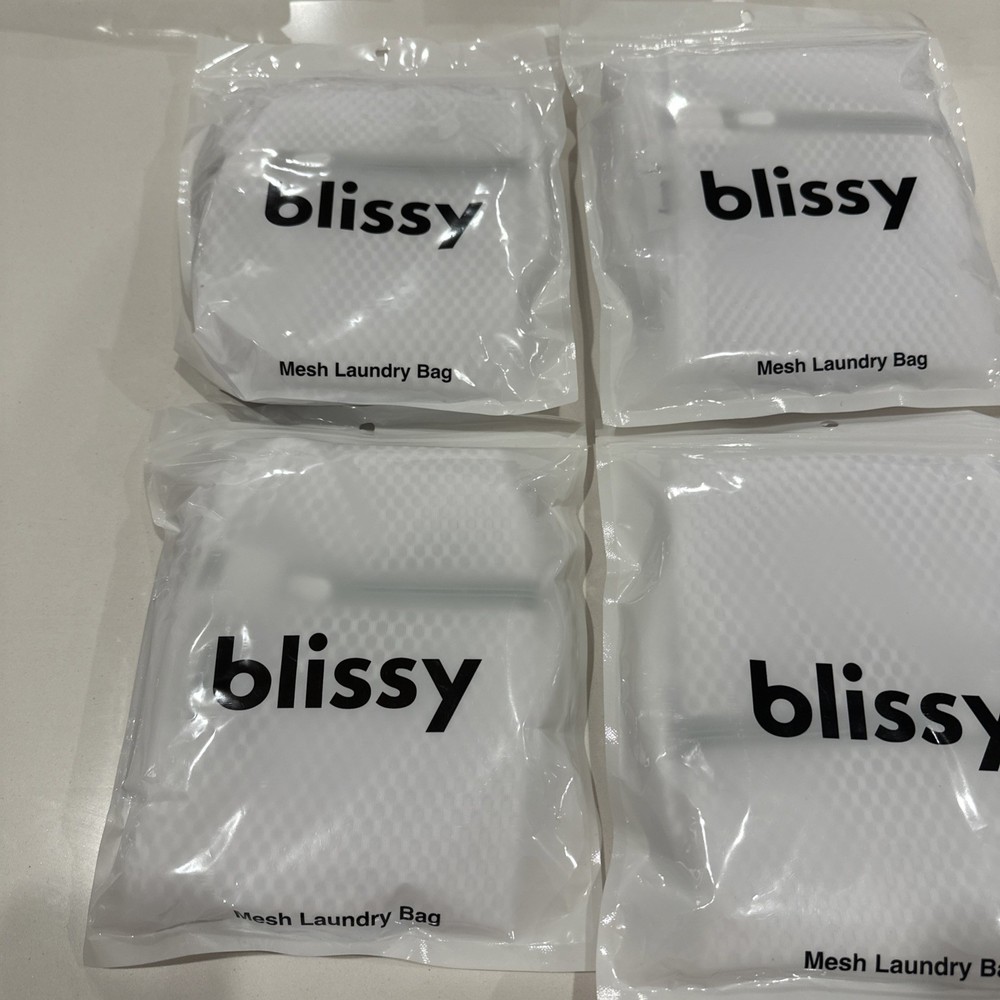 4 quantity BLISSY White Mesh Laundry Bags x2: Rectangular & Cylindrical. NEW.