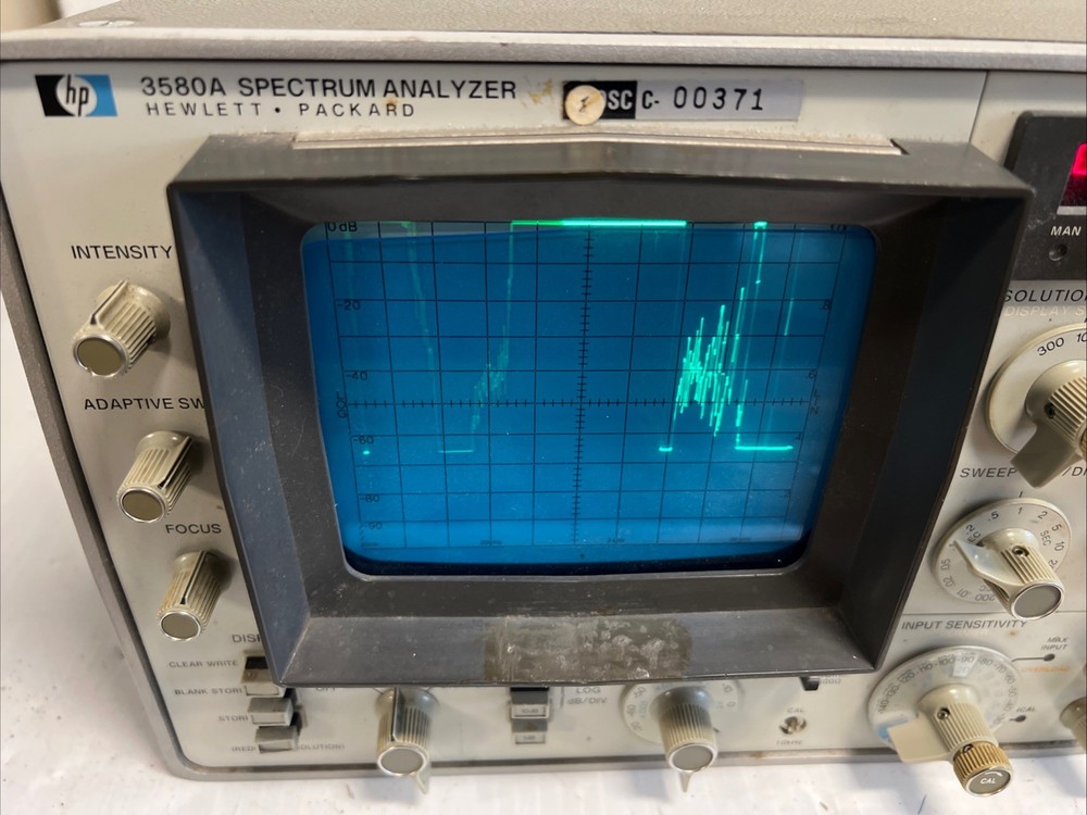 HP 3580A SPECTRUM ANALYZER TESTED WORKS 30 DAY RETURNS