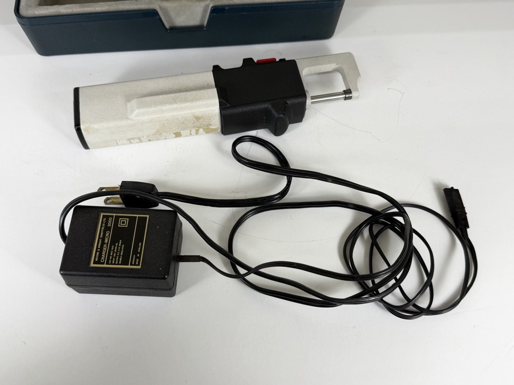 M & W Micro 2000 Electronic Hand Held Micrometer In Case