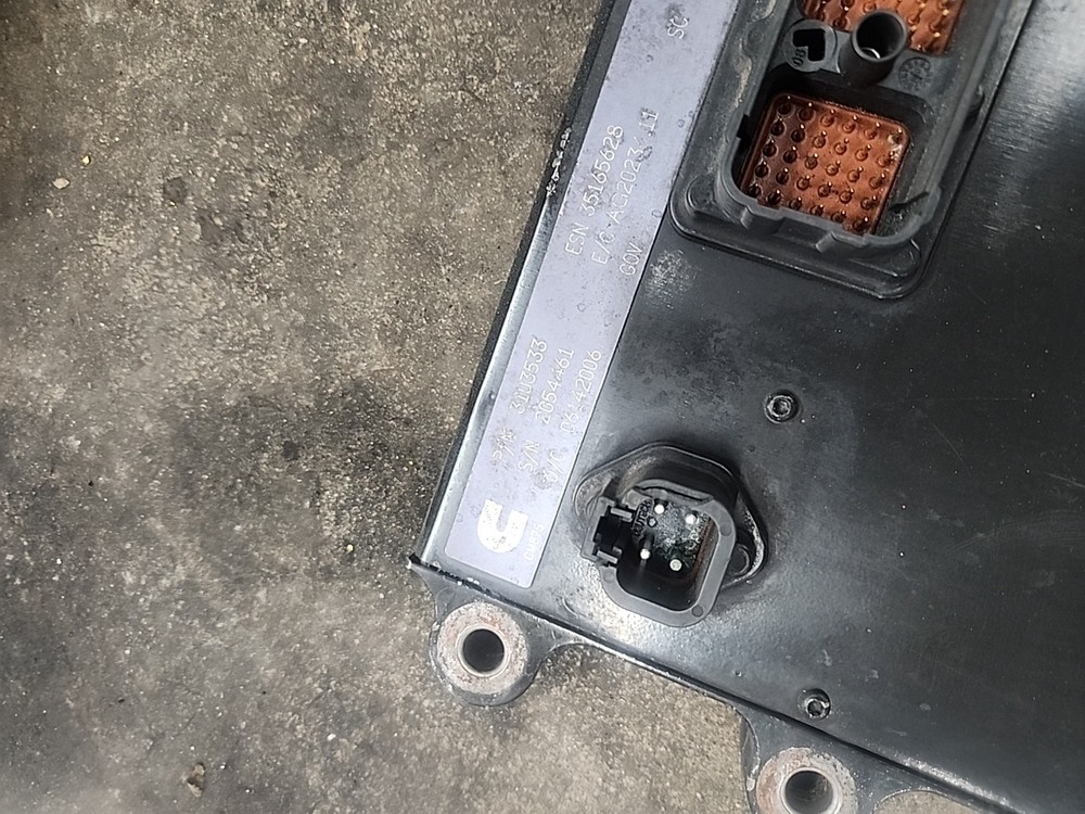 P3103533 CUMMINS ISM ENGINE CONTROL MODULE (ECM) 3842475