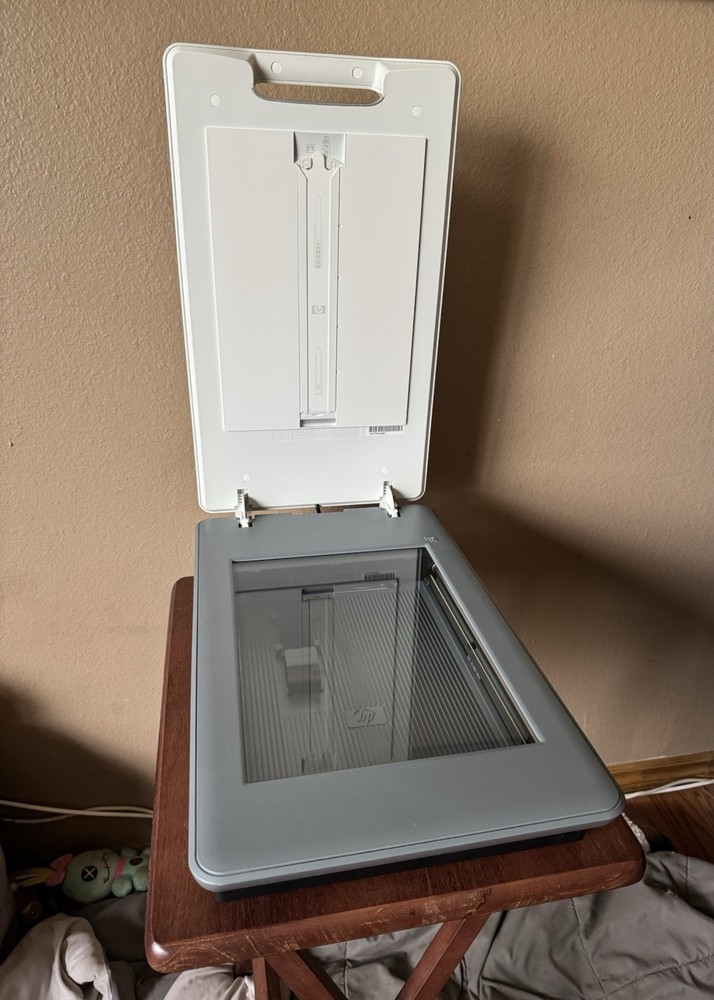 HP Scanjet G4010 Flatbed Scanner