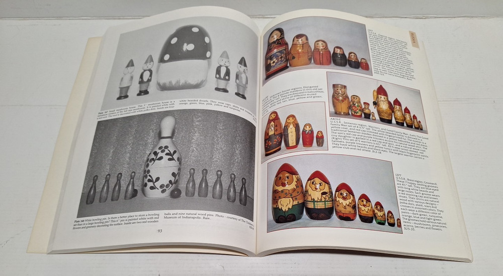 International Nesting Dolls - History Types Values / Scarce Illustrated Book