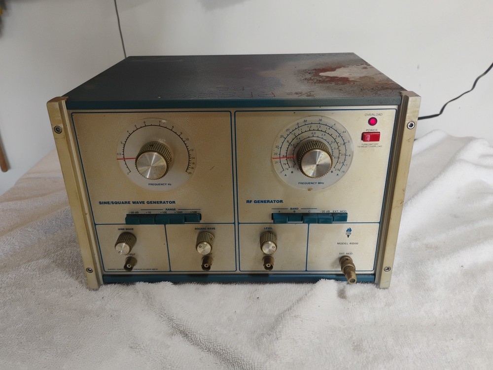 ECI 40500 Signal Generator - Powers On