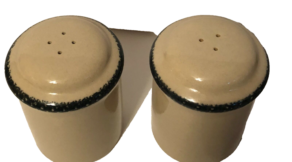 Ceramic Salt and Pepper Shakers Snowman Winter