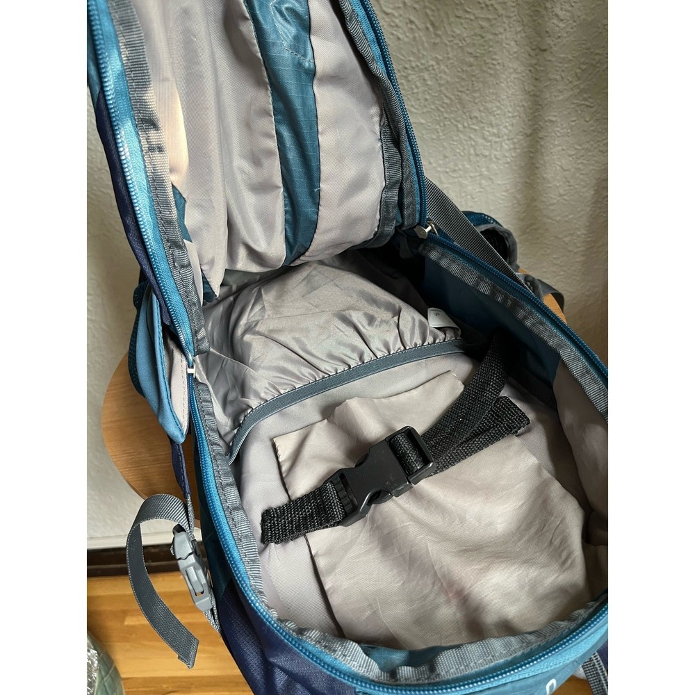 Deuter Blue AirLite 22 Hiking Pack