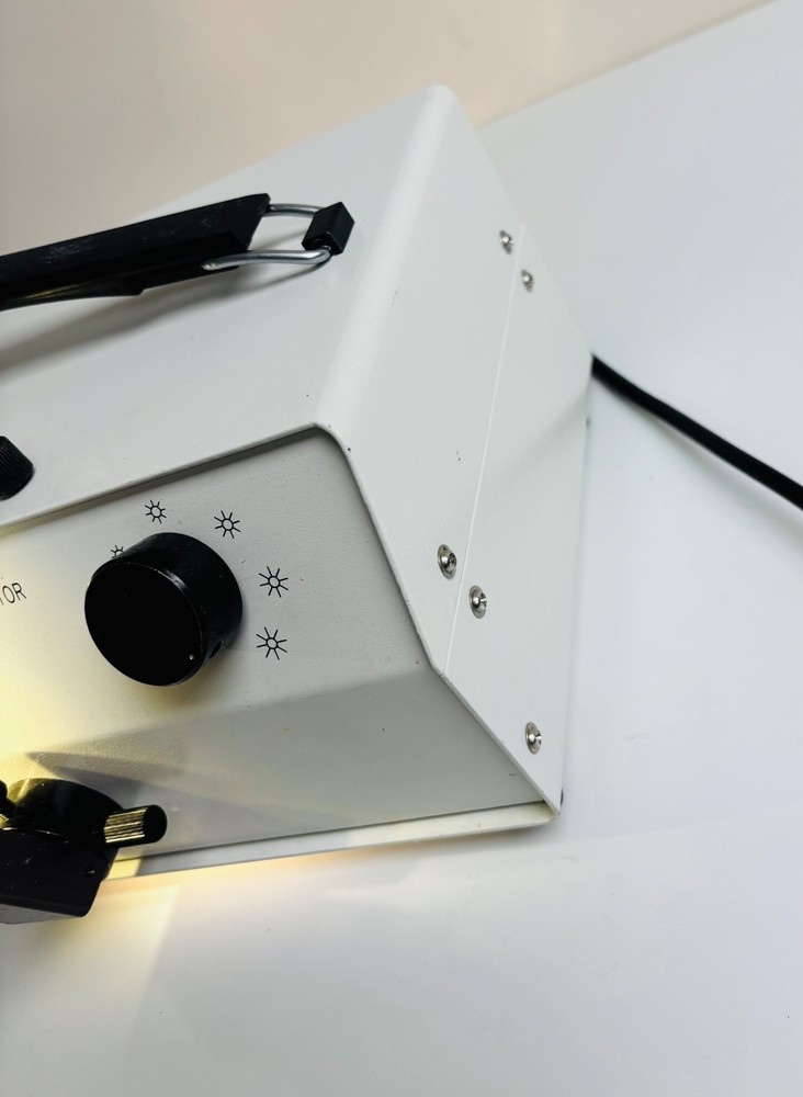 Fiber Optic illuminator Model No, 0704-737