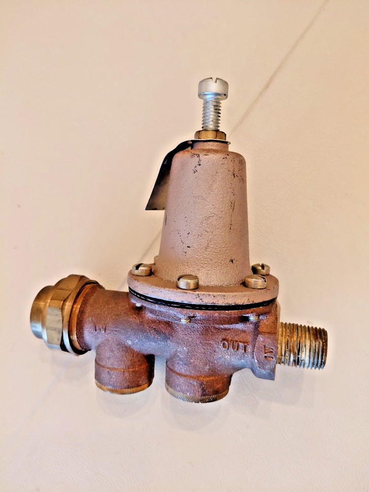 WATTS 1/2" Water Pressure Reducing Valve 25AUB