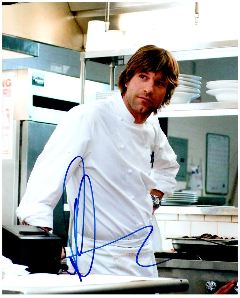 AARON ECKHART Signed Autographed NO RESERVATIONS 8x10 Photo A