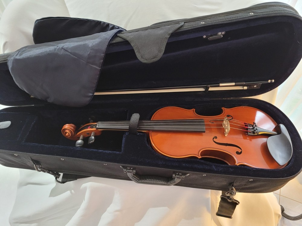 4/4 Stradivarius  Copy Violin Case and Bow