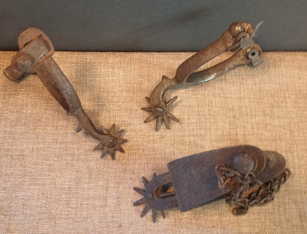 3 Old Spurs / singles / rusty / CHARACTER