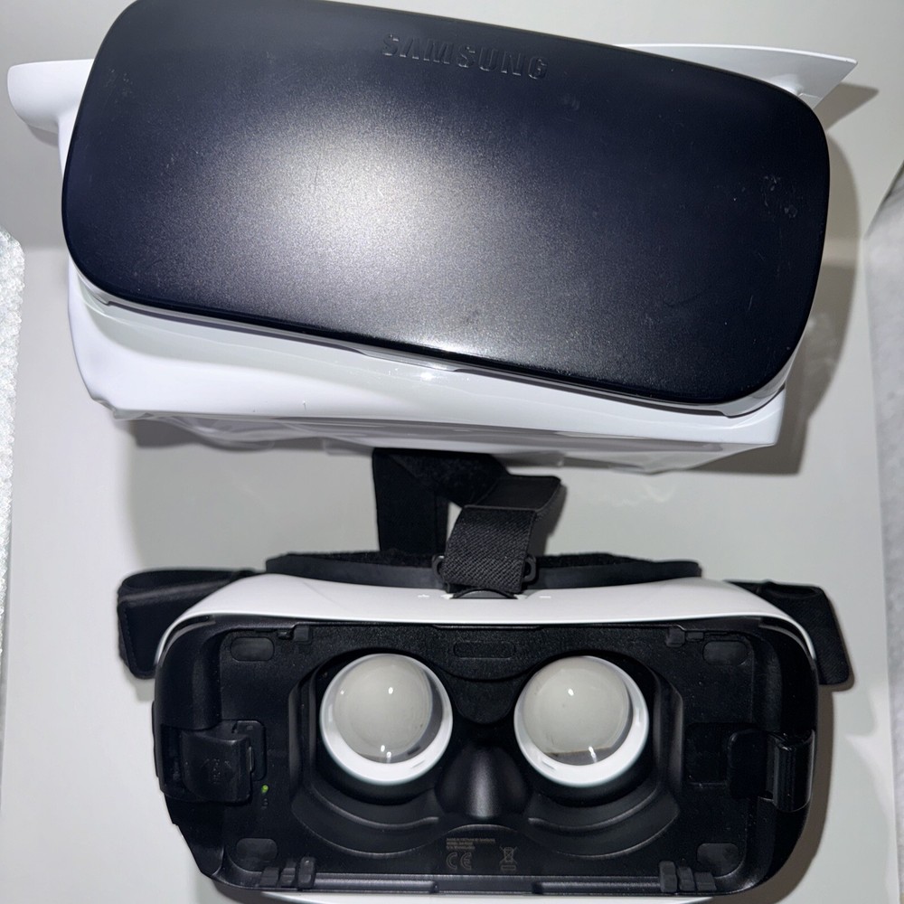 Samsung Gear VR Powered by Oculus Untested As-is