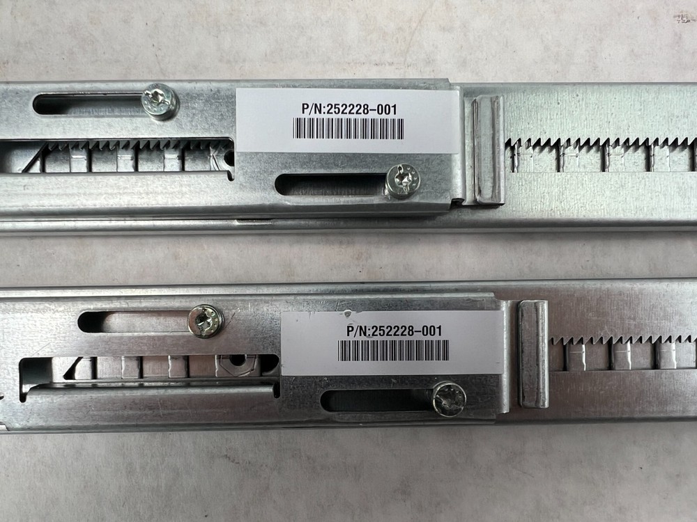 HP 252228-001 Left and Right Server Rails