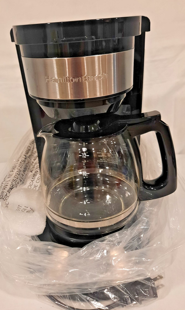 HAMILTON BEACH PROGRAMMABLE COFFEE MAKER 12 CUP CAPACITY W/AUTO PAUSE AND POUR