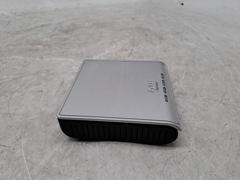 ZYXEL COMMUNICATION 56K MODEM COM +