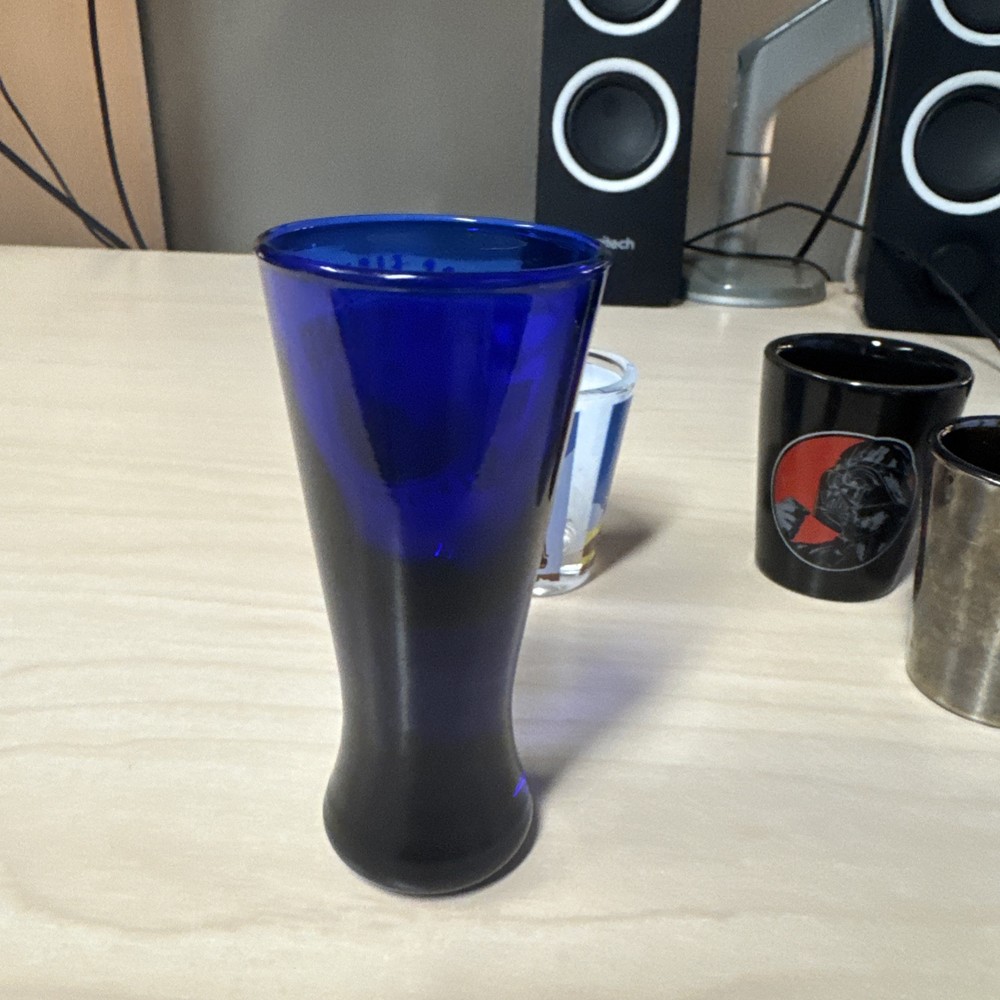 Set a 4 assorted shock glasses