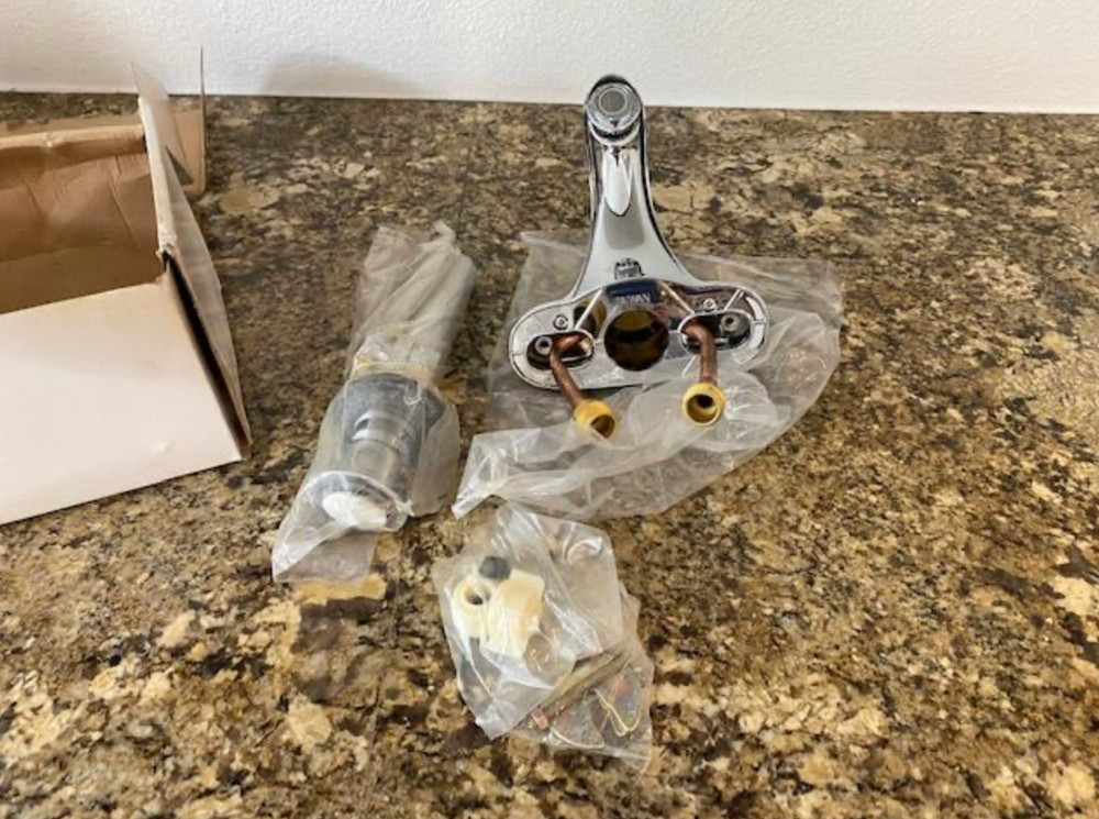 Toya Bath Faucet - Center set