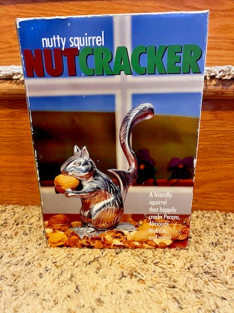 Nutty Squirrel Heavy Duty Cast Aluminum Nutcracker Cracks Pecans Almonds Walnuts