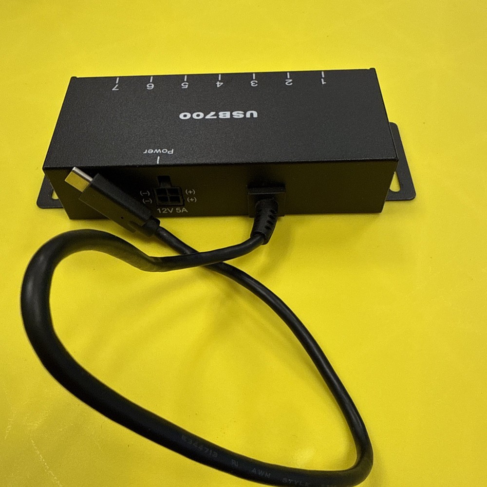 BrightSign 7-Port USB Hub (USB700)