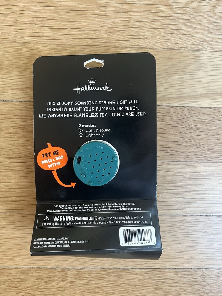 Hallmark Spooky Sounds Strobe Light - NEW