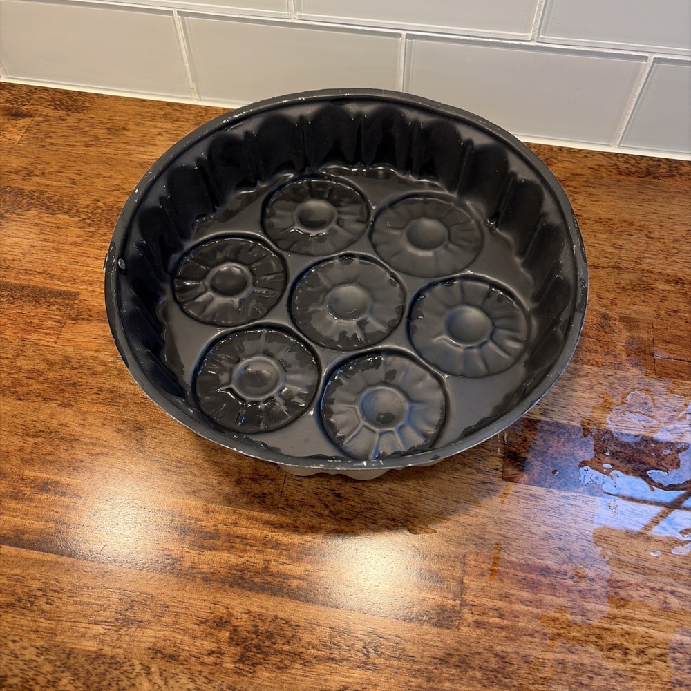 Vintage Aluminum Pineapple Upside Down Pan￼