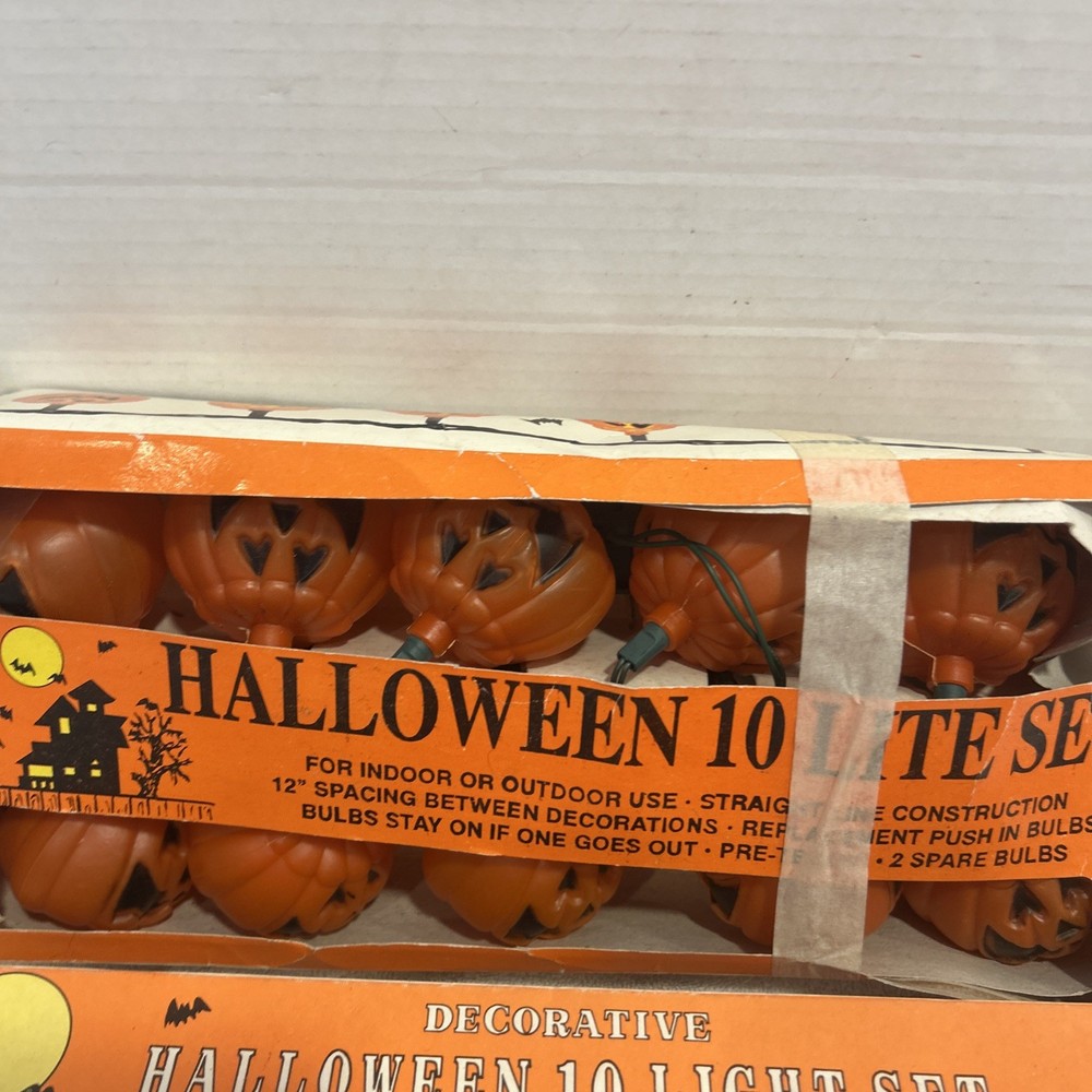 Vtg Halloween Stringer String 10 Light Set Blow Mold Pumpkins Skulls