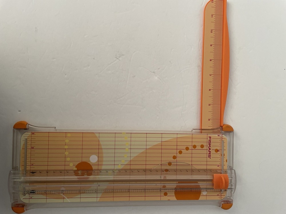 Fiskars Portable Cutting Board Tabletop