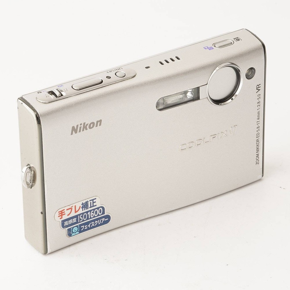 Nikon COOLPIX S7 Silver Compact Digital Camera