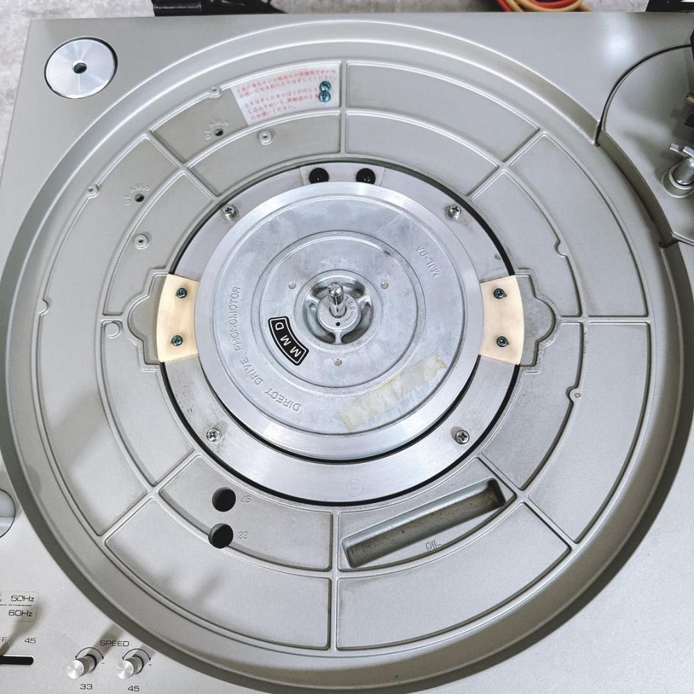 Technics SL-1200 First Generation Direct Drive Turntable Working