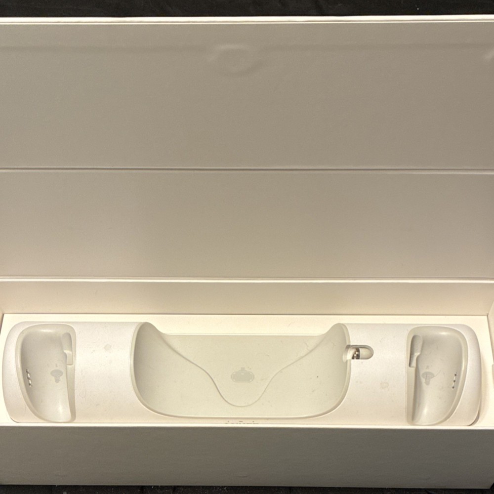 Anker Charging Dock for Oculus Quest 2 Y1010121-1 White Headset