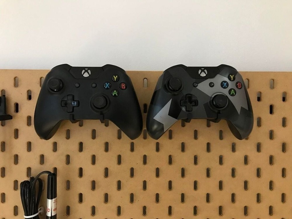 Skadis Xbox One Controller Holder Stand
