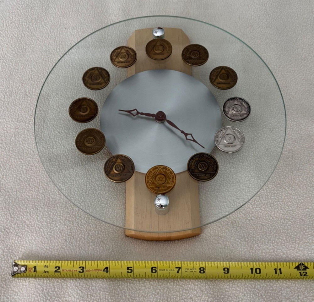 SUPERB Alcoholics Anonymous Sobriety Chip Quartz Clock. Authentic Chips - READ!