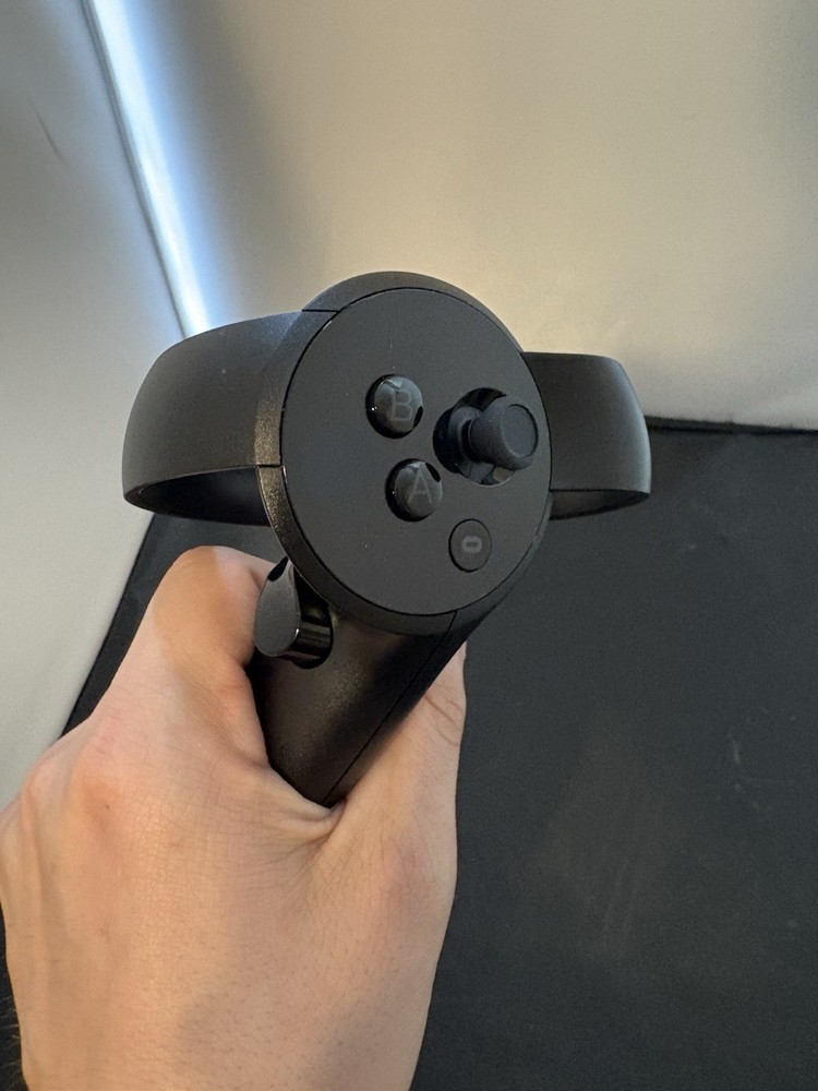 Genuine Oculus Quest 1 / Oculus Rift S Controller (RIGHT HAND ONLY) VR