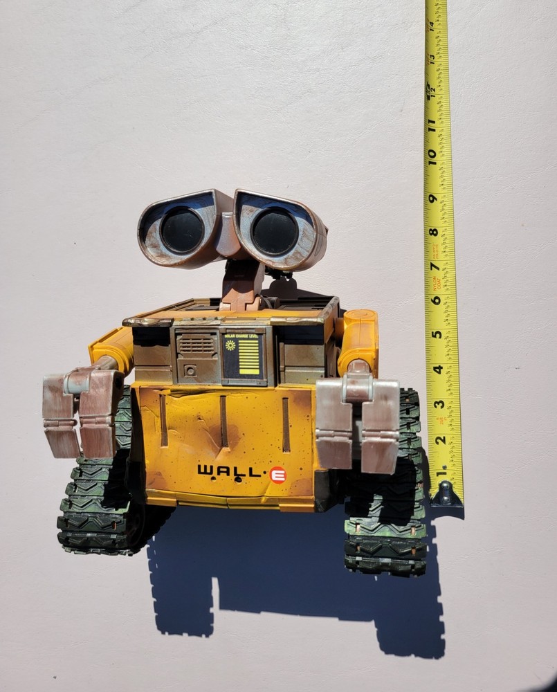 Disney Store Exclusive Wall-E Remote Control Toy Robot 1st Ed UNTESTED NO REMOTE