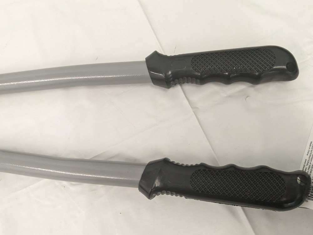 PRO-GRADE TOOLS Heavy Duty Bolt Cutter, 24" 15424