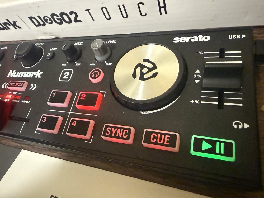 CONTROLLER DJ NUMARK DJ2Go 2 Touch ( nuovo )