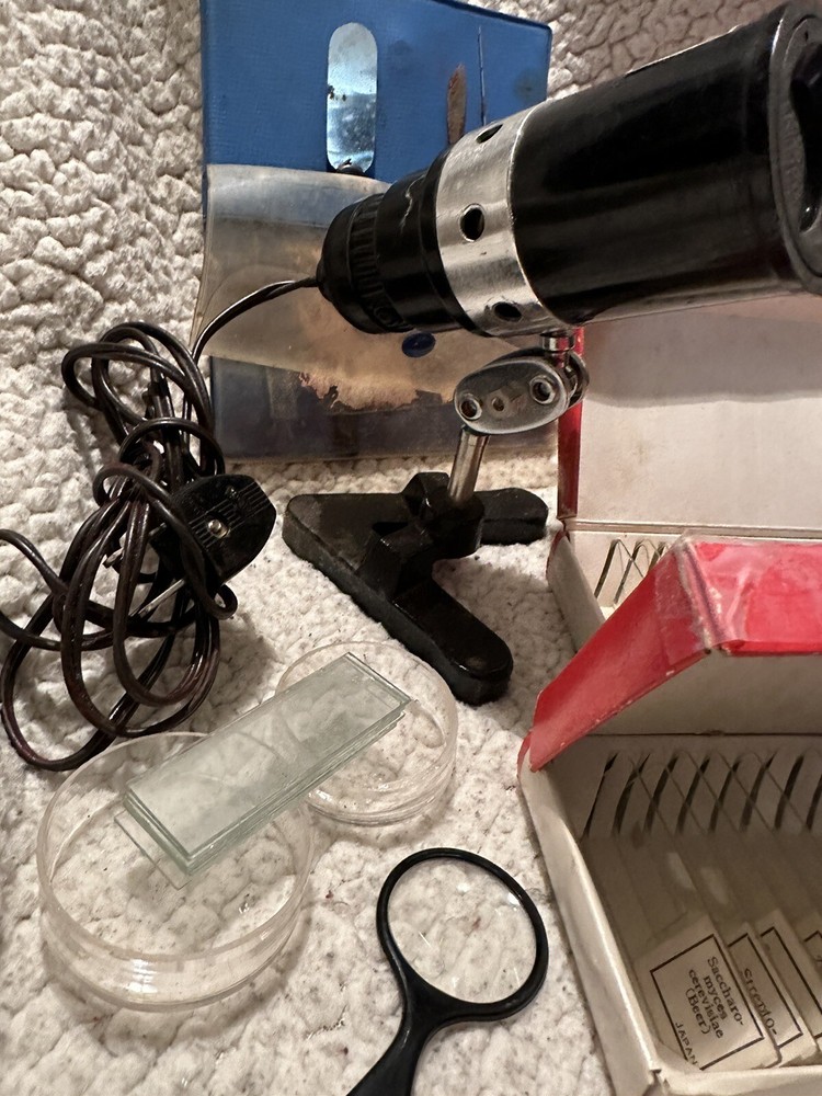 Vintage Sans & streiffe Microscope Kit