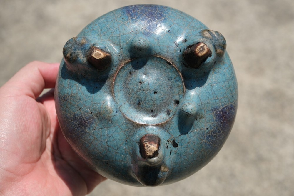 0074 Jun Ware Tripod Incense Burner