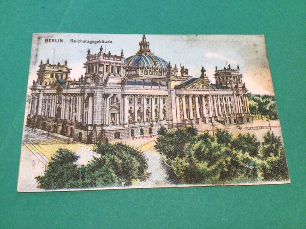 Germany Berlin unused postcard    A17995